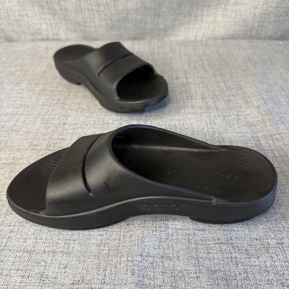 OOFOS OOahh Slide Sandals Black Recovery Footwear Men 7 Women 9 EU 40